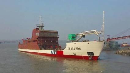 同方江新"海巡1506"中型航标船顺利出坞